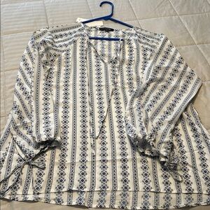 HAODUOYI Navy and White Patterned Top Size XL
